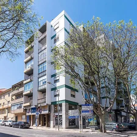 Paco De Arcos Apartment *