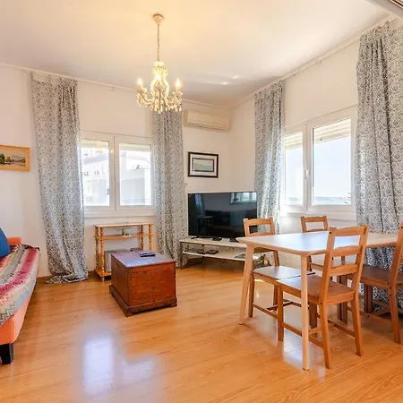 Paco De Arcos Apartment *